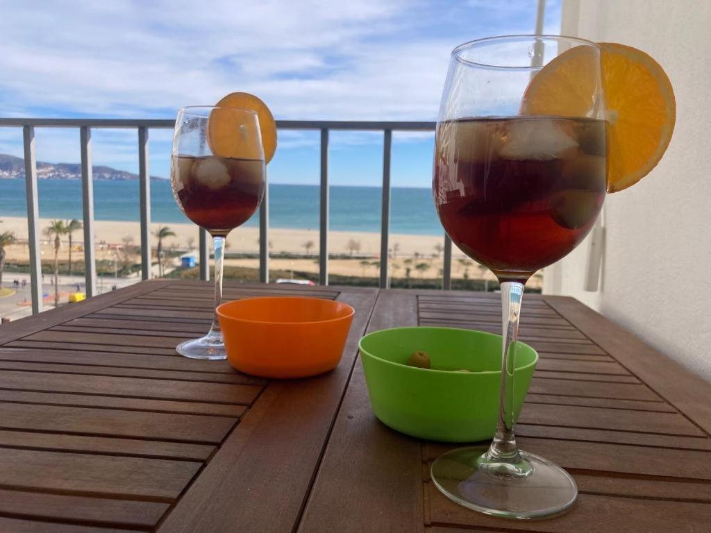 Vistas Frontales Al Mar Lägenhet Empuriabrava Exteriör bild